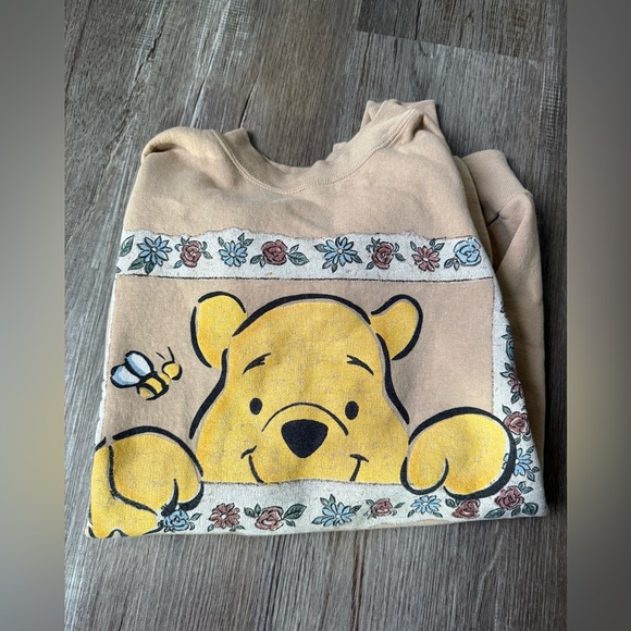 VTG Disney Winnie The Pooh Bear Sweatshirt Crewneck Graphic Beige Tan Size M - Picture 11 of 11